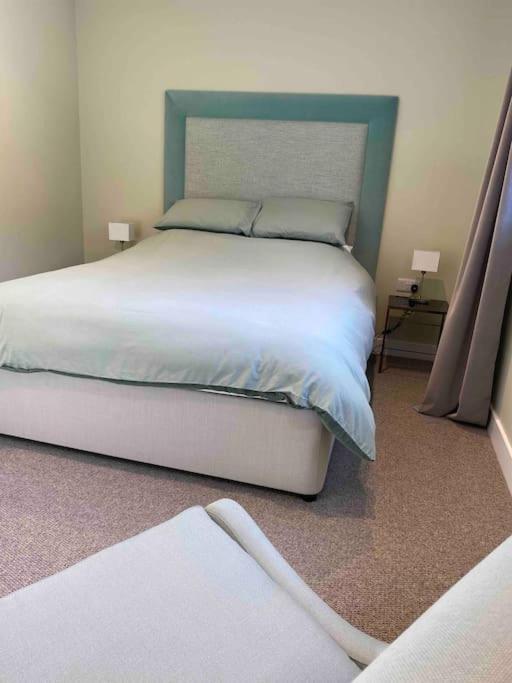 Larks Leaze Lodge, Steeple Ashton, Wiltshire Trowbridge Ngoại thất bức ảnh