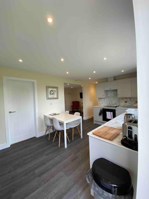 Larks Leaze Lodge, Steeple Ashton, Wiltshire Trowbridge Ngoại thất bức ảnh