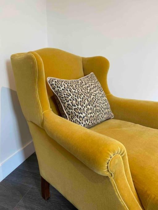 Larks Leaze Lodge, Steeple Ashton, Wiltshire Trowbridge Ngoại thất bức ảnh